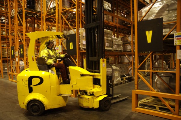 What To Look Out In Very Narrow Aisle Forklifts